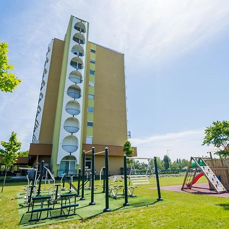 Csenge Apartman Siofok Exterior photo