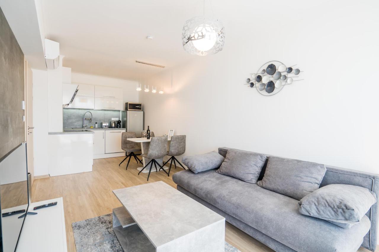 Csenge Apartman Siofok Exterior photo